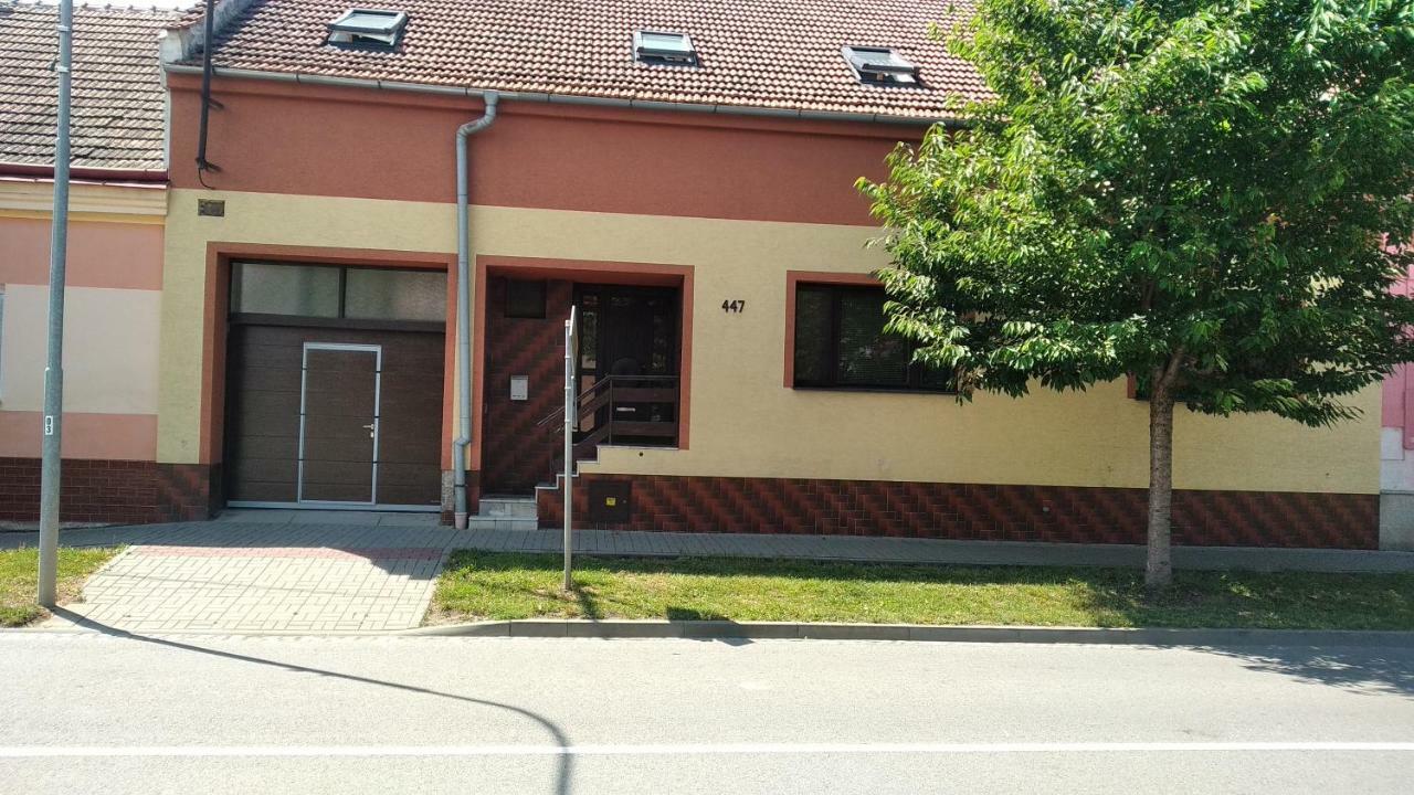 Ubytovani Dagmar Podivin Exterior photo